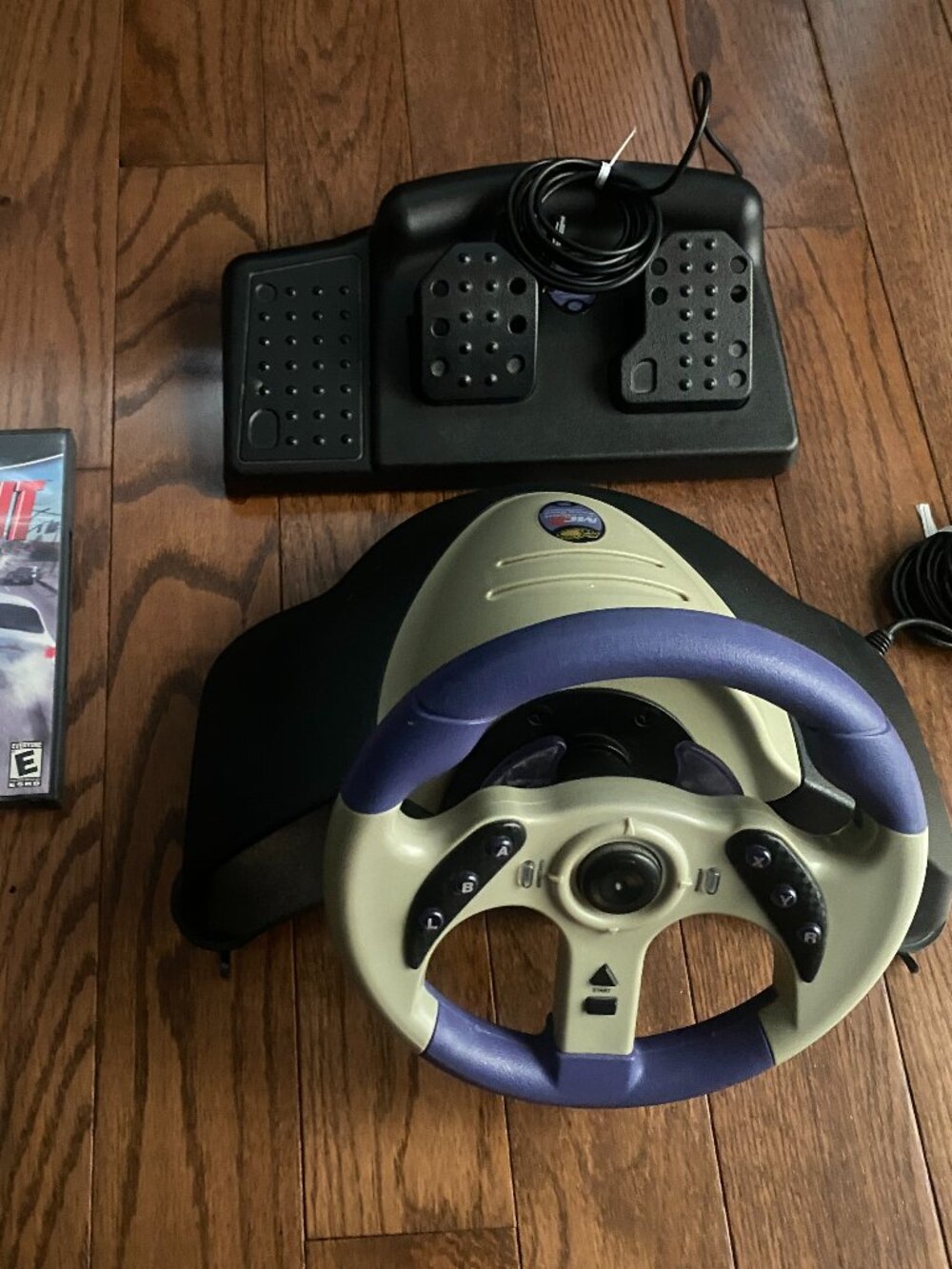 Mad Catz MC2 Gamecube Steering Wheel And Pedals & Includes Burnout Game